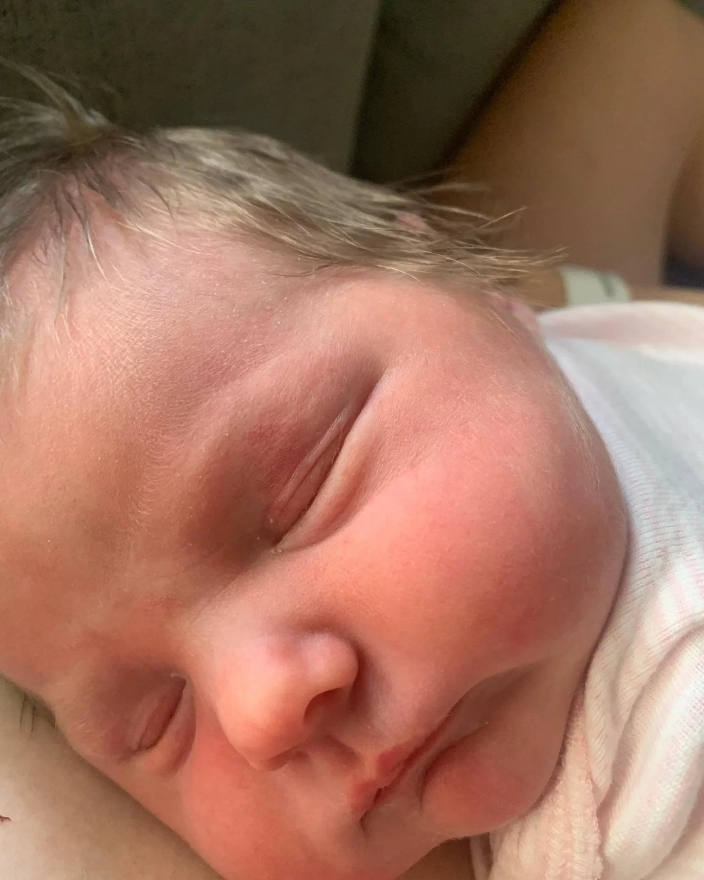 💜🪷✨Violet Lily Elizabeth ✨🪷💜
19.12.24

Our beautiful baby girl arrived at 5:32am last Thursday morning and weighing a very healthy 4.13kg. 
We are so in love with her. 
Mum, dad and big brother Cosmo all doing great 🩷