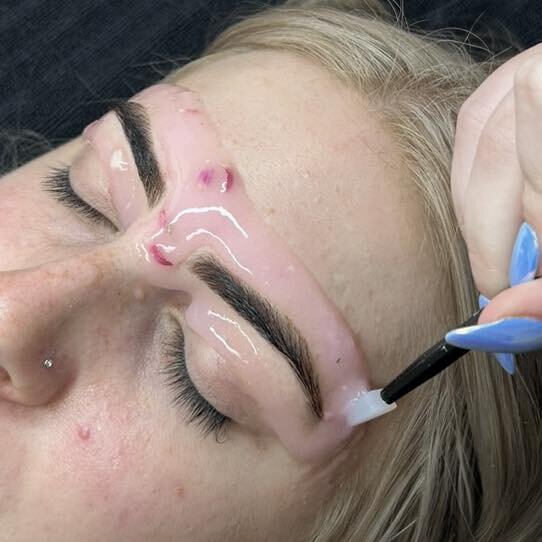 ✨ NEW TREATMENT ADD-ON ✨
We are now offering brow jelly masks, which can be booked with any brow service! 
With its subtle rose scent, this mask will soothe and rehydrate the skin post brow treatment. 

https://bookings.gettimely.com/tahliasbeautywor