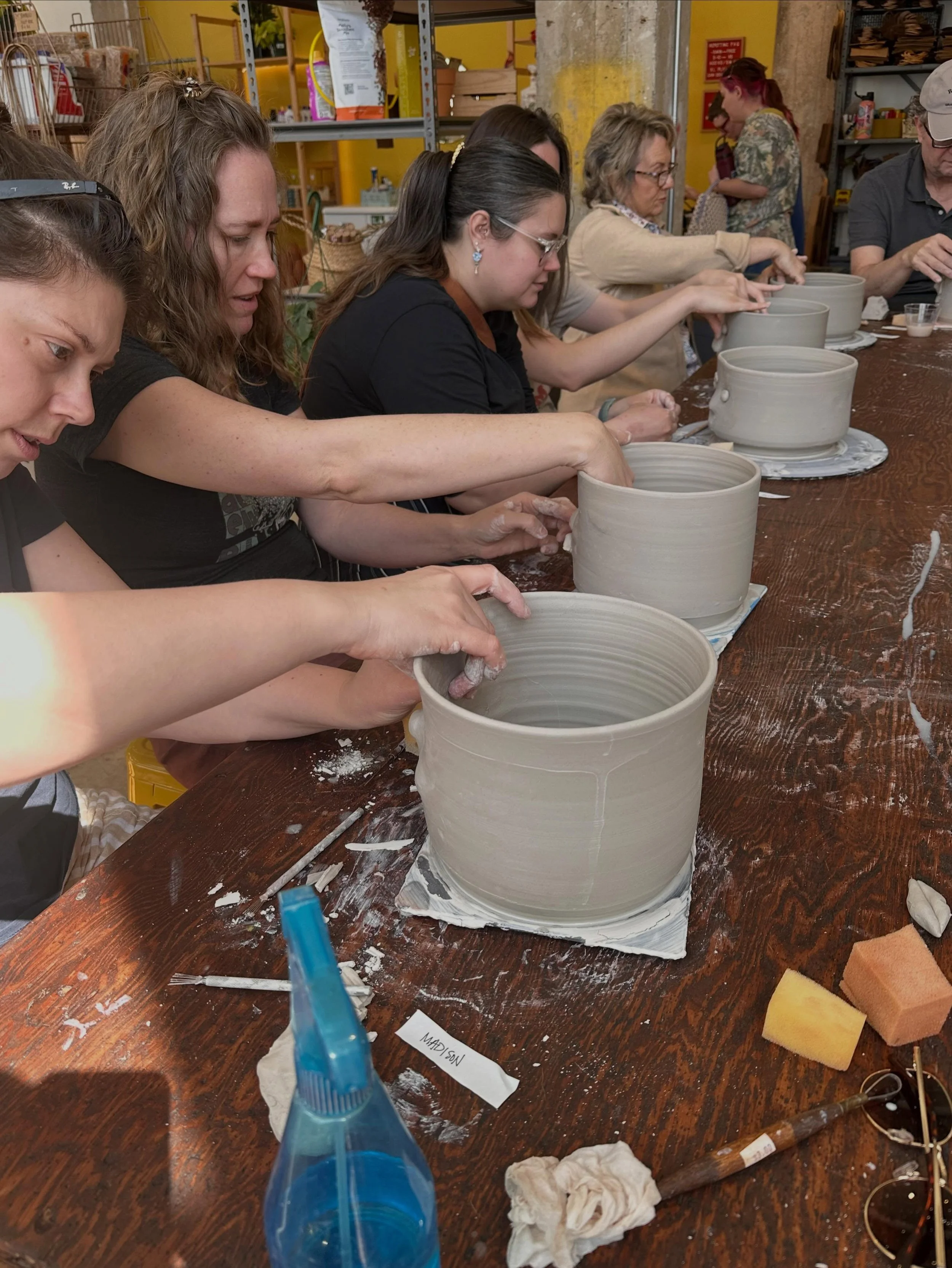 Come sculpt your own face planter with me! Next Wednesday, May 27th at 7pm. Meet me in the studio. Sign up at Fragmentsandfig.com 🥰