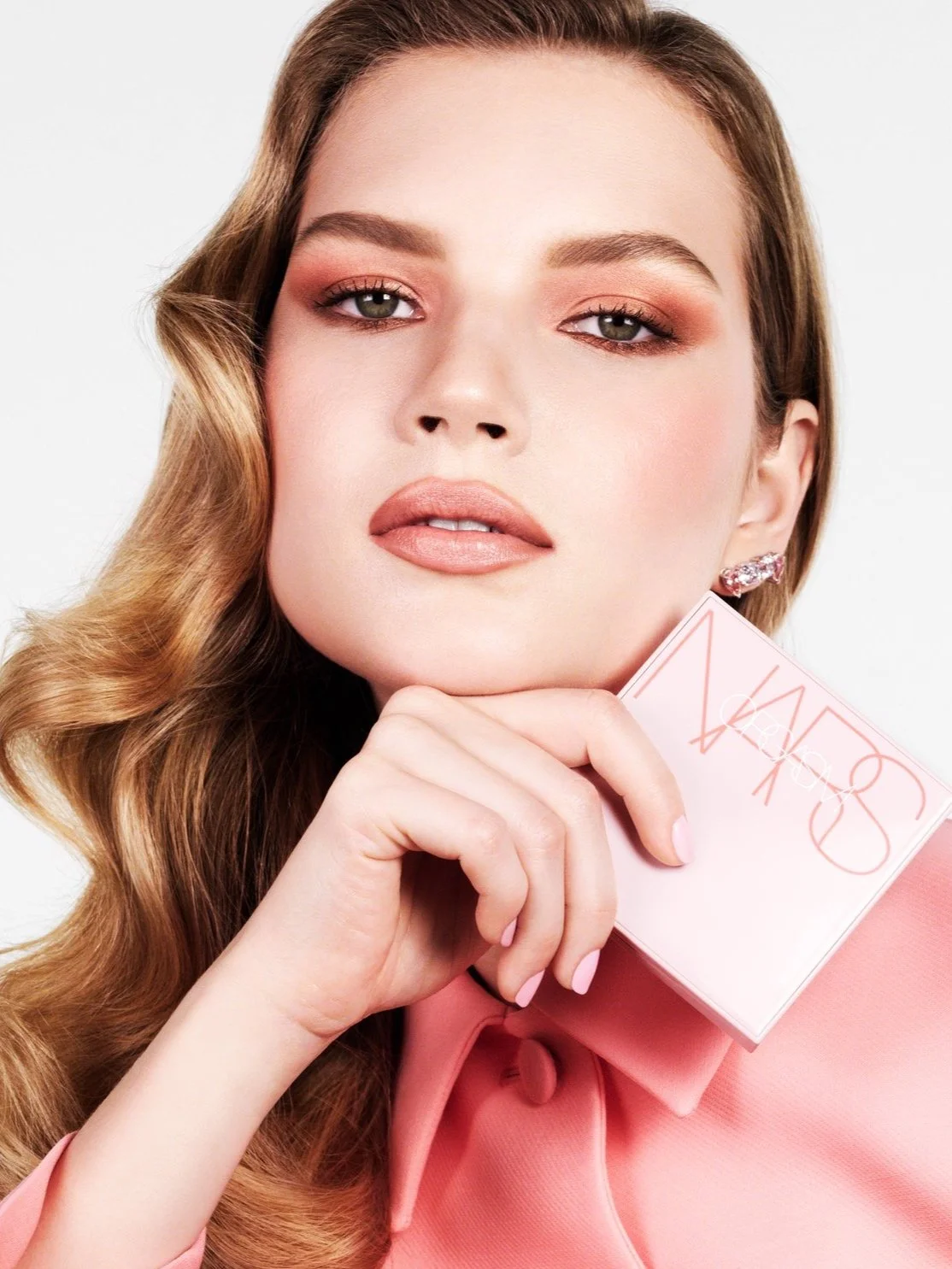NARS_SP23_OrgasmCollection_DigitalFirstStill_OnModel_BlushQuad_Closed_GLBL_B.jpg