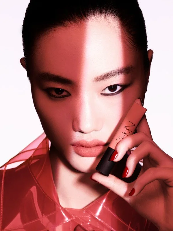 NARS_SU20_AirMatteLipColor_DigitalFirst_Model_GLBL-2.jpg