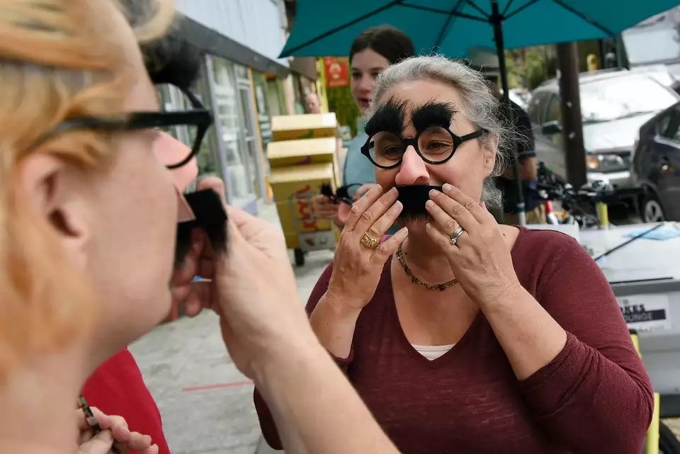 Using humor to defuse harm