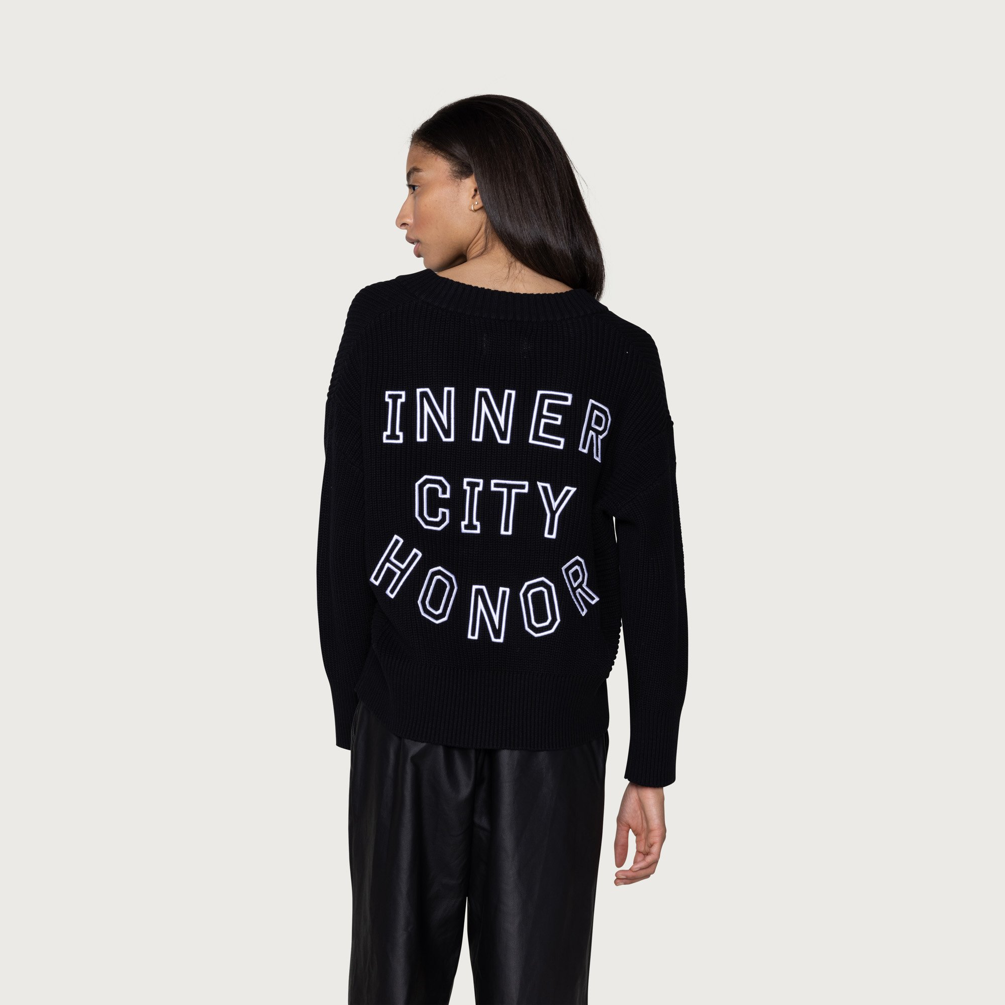 HTG_WOMENS_DOCTORATE V NECK SWEATER_BLACK_03.jpeg