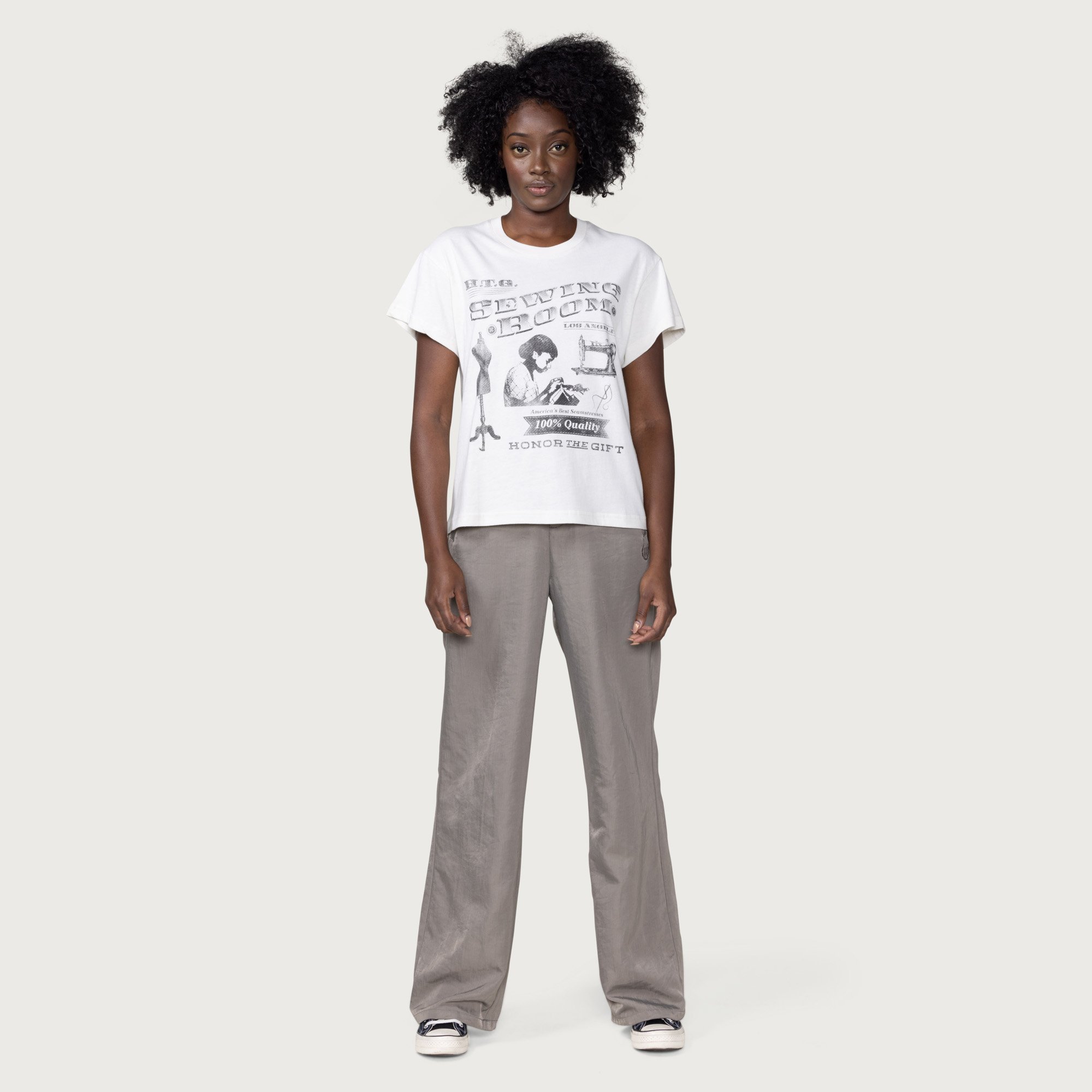 SP23_WMNS_ONBODY_SEWING ROOM TEE_WHITE_01.jpeg