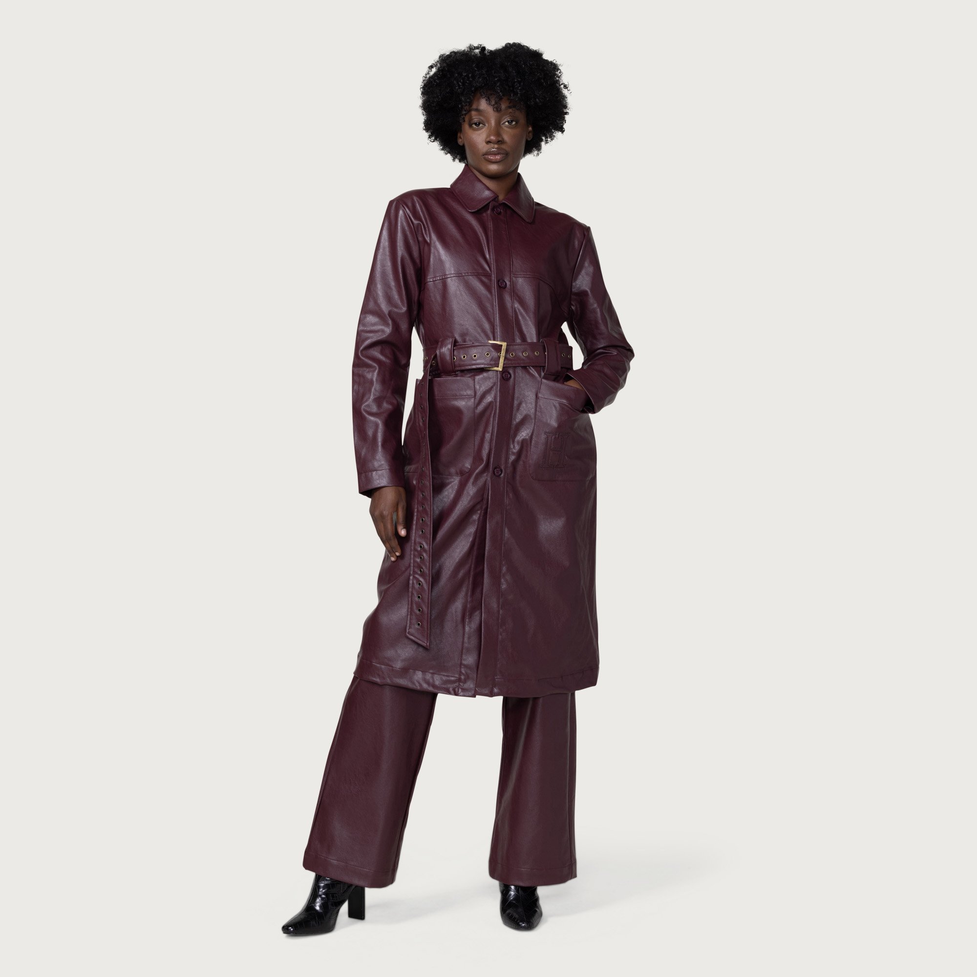 FALL22_WMNS_VEGAN TRENCH JACKET_RUBY_01.jpeg