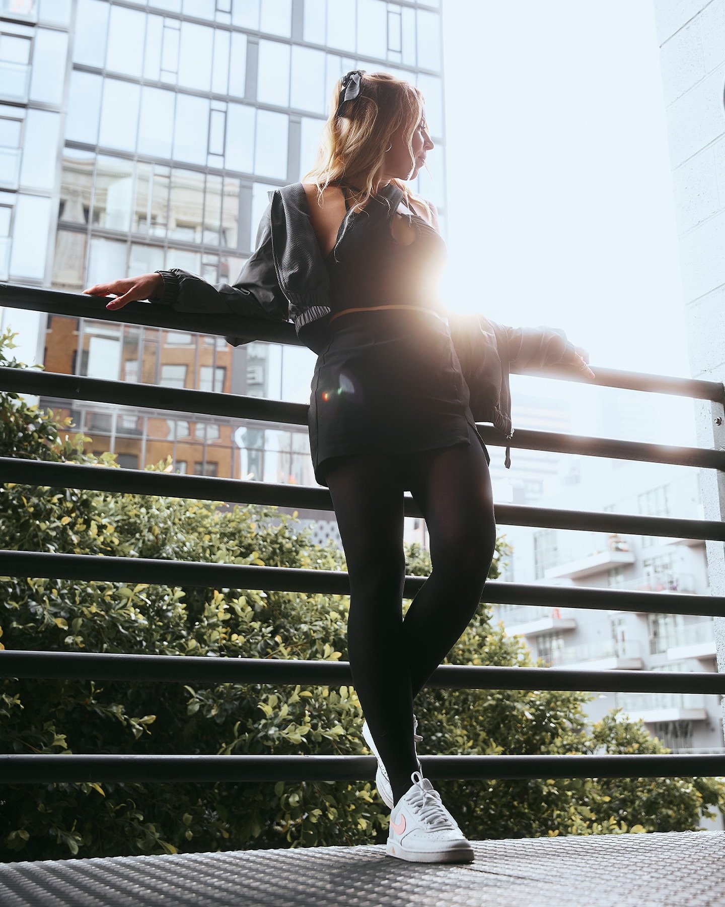 roaming downtown w @caroli_will_ans_meer 📸
one day i will find my way to do portraits on a rooftop🤔

#downtownla #ricardosimages #sonyalpha #cityviews #portaitphotography
