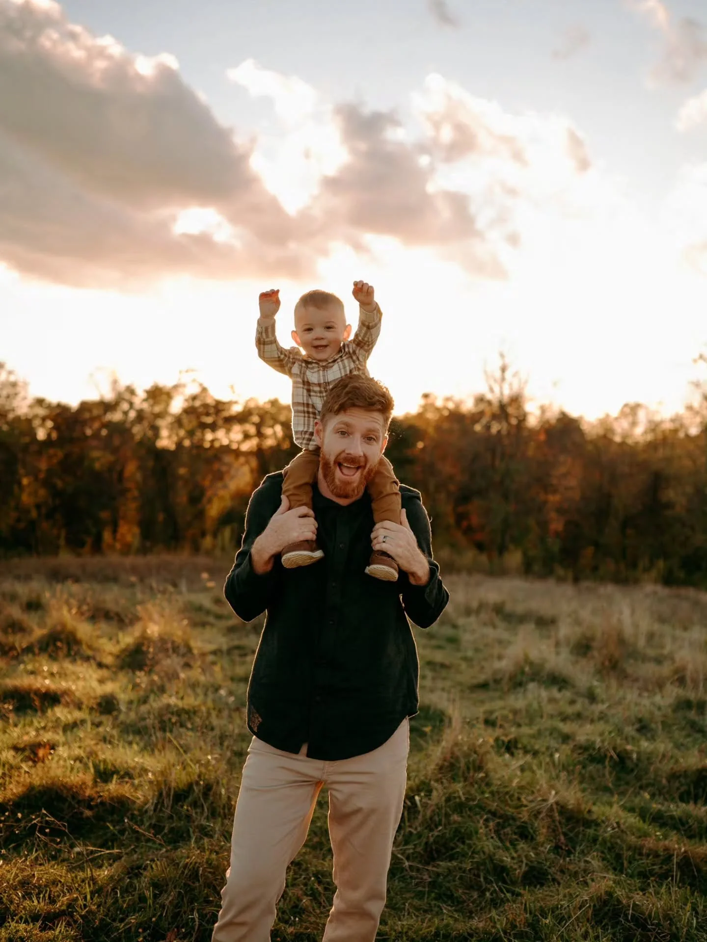 Not that I'm happy I had to reschedule sessions this week because of the rain, but I have gotten SO much editing done before adding more. 🤭 
I'm over this 40&deg; rainy, windy mess though. 😭 

Which just makes looking at this dreamy golden hour ses