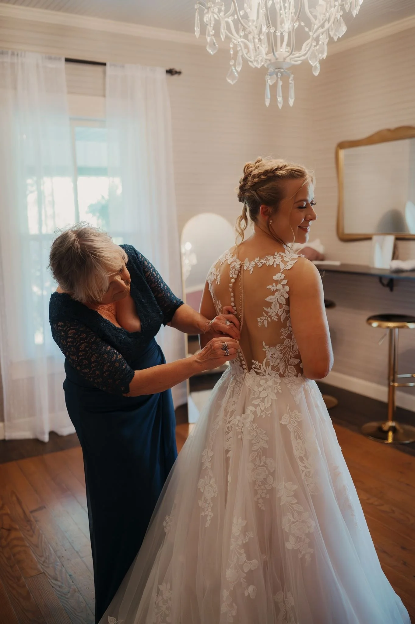 wedding portraits in the blue ridge mountains
