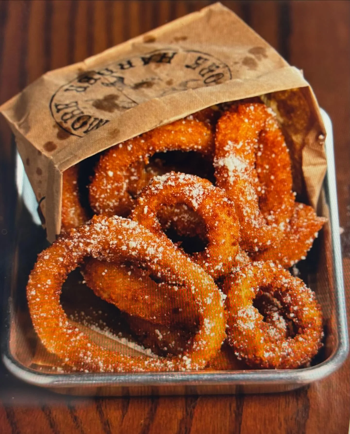 ⁉️ Onion rings fried in @snakeriverfarms Beef Tallow w/cotija cheese sprinkled over top! Something so simple but soooooo satisfying. What do you dip your rings in?