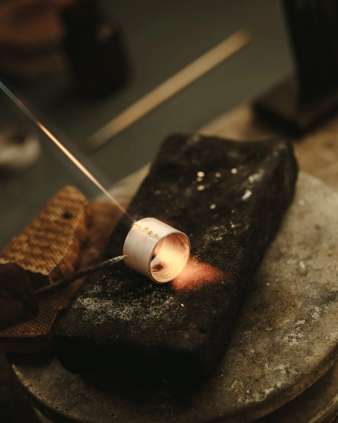 Give a gift they&rsquo;ll never forget: a night of making a sterling silver ring from scratch ✨
Our Ring-Making Workshop is the perfect holiday present for anyone who loves creativity, craft, or meaningful experiences.
Spots are limited. Reserve a se