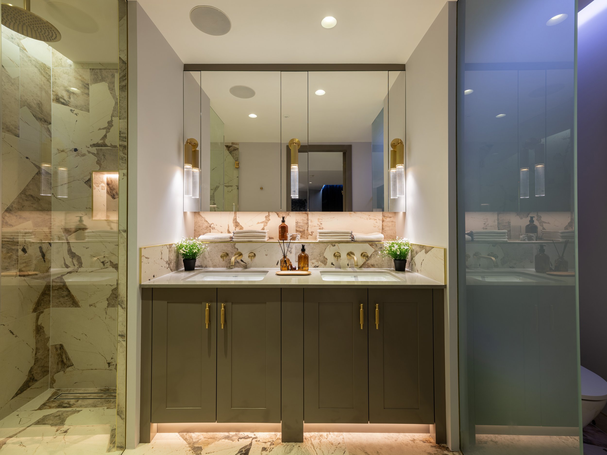 Broosk Victoria Flat-1.jpg