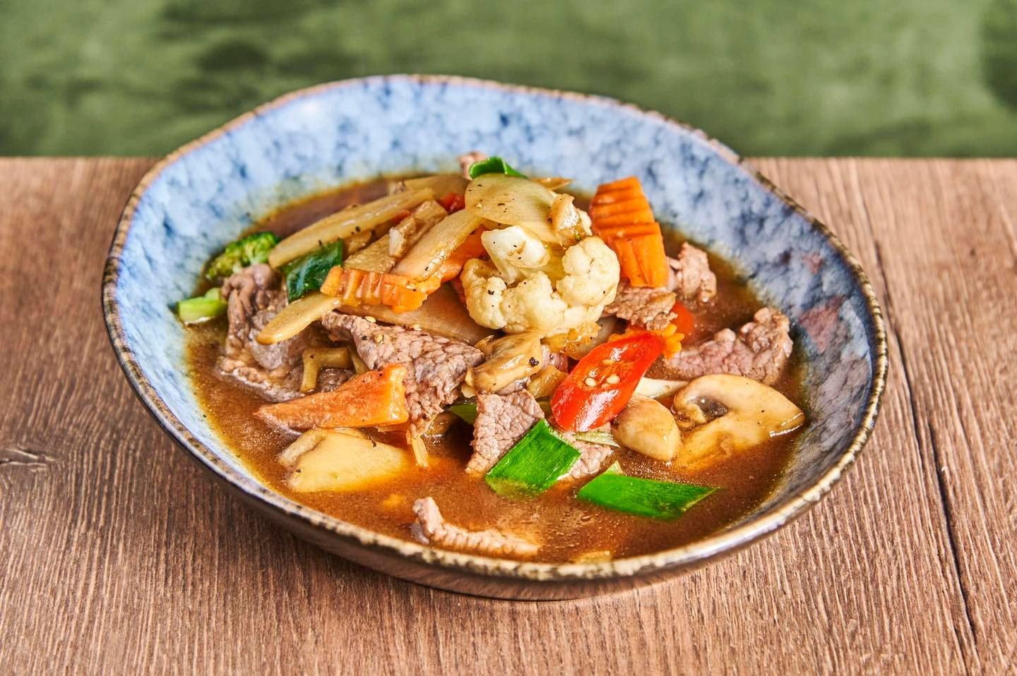 Er du glad i ingef&aelig;r er retten PAD KING &aring; anbefale #padking #thaifood #thairestaurant #storo