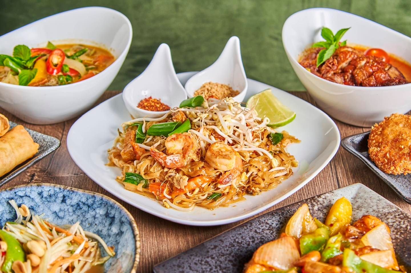 Utvalg av v&aring;re thai retter. Kinn=spise. 
Kinnara=kom og spis ( fritt oversatt ). #ThaiRestaurant #Thailand #thaifood #storo