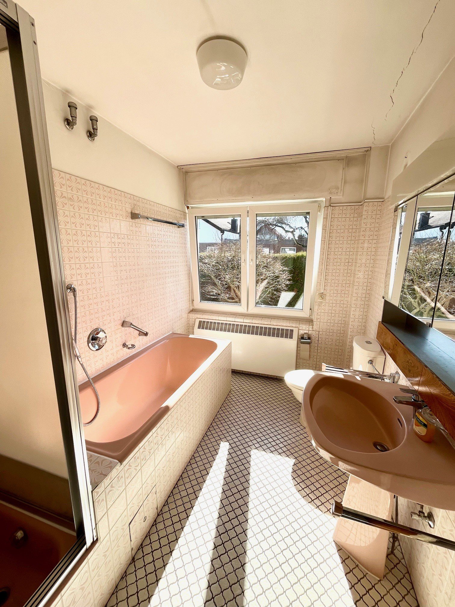 Badezimmer EG.jpg