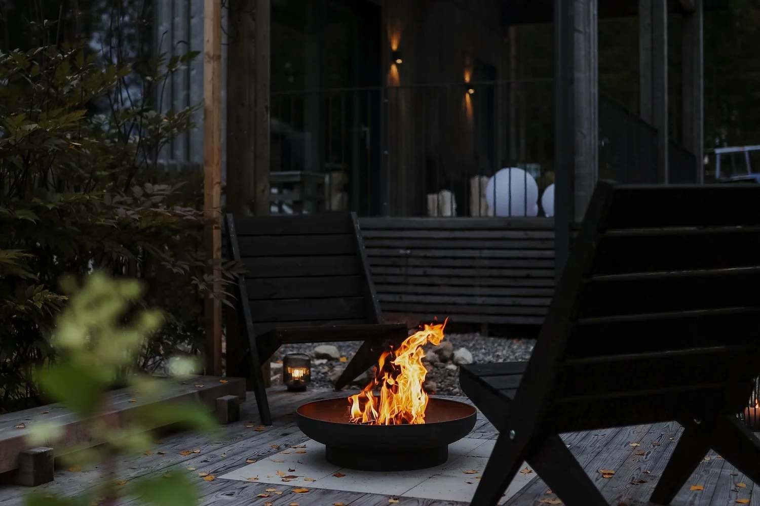 Piha metsän keskellä