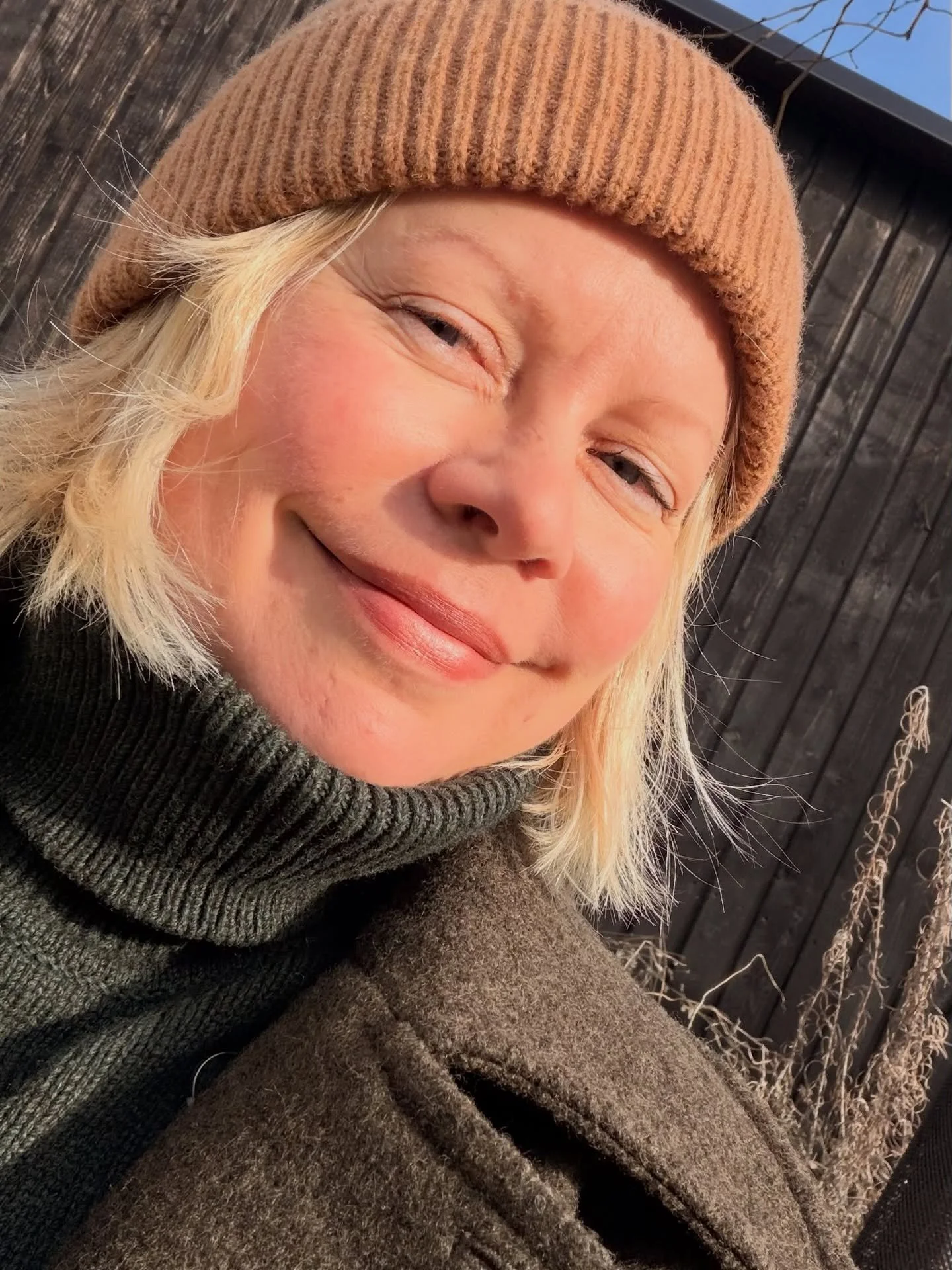 Mist&auml; tiet&auml;&auml; ett&auml; on kev&auml;t?

🚜🚜🚜Saat painaa autoillessa enemm&auml;n jarrua kuin kaasua. Kes&auml;autoilijat ovat kaivautuneet ulos koloistaan! 😅

✨✨✨Ilmassa leijaileva p&ouml;ly n&auml;ytt&auml;&auml; kauniilta ja ihanan