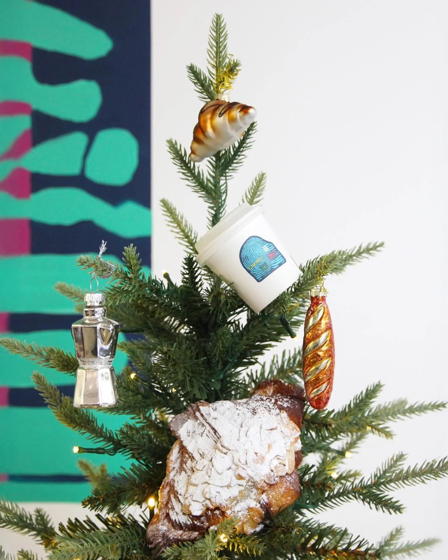 We&rsquo;re decking the halls with flaky almond croissants &amp; freshly brewed coffee 🥐☕

We&rsquo;re open as normal across all locations today for your coffee and croissant fix! ✨

#merrytraitmas️ #discoverni️ #specialtycoffee #artisianbakery