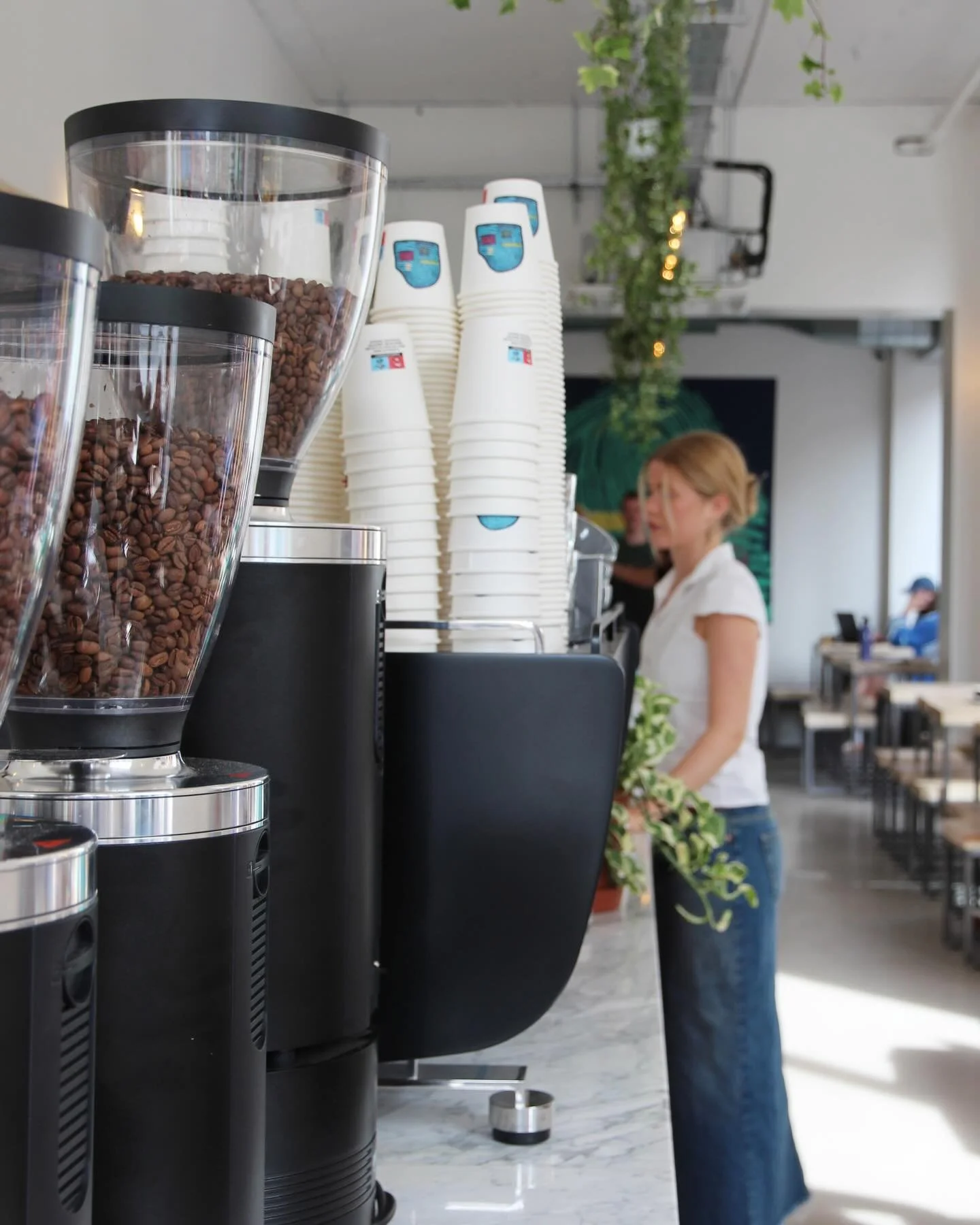 Happy Sunday ☕️

Come grab your caffine fix (and maybe a pastry or two 😉)

High St 7:30 // 4:00
Other Sites 8:00 // 3:00