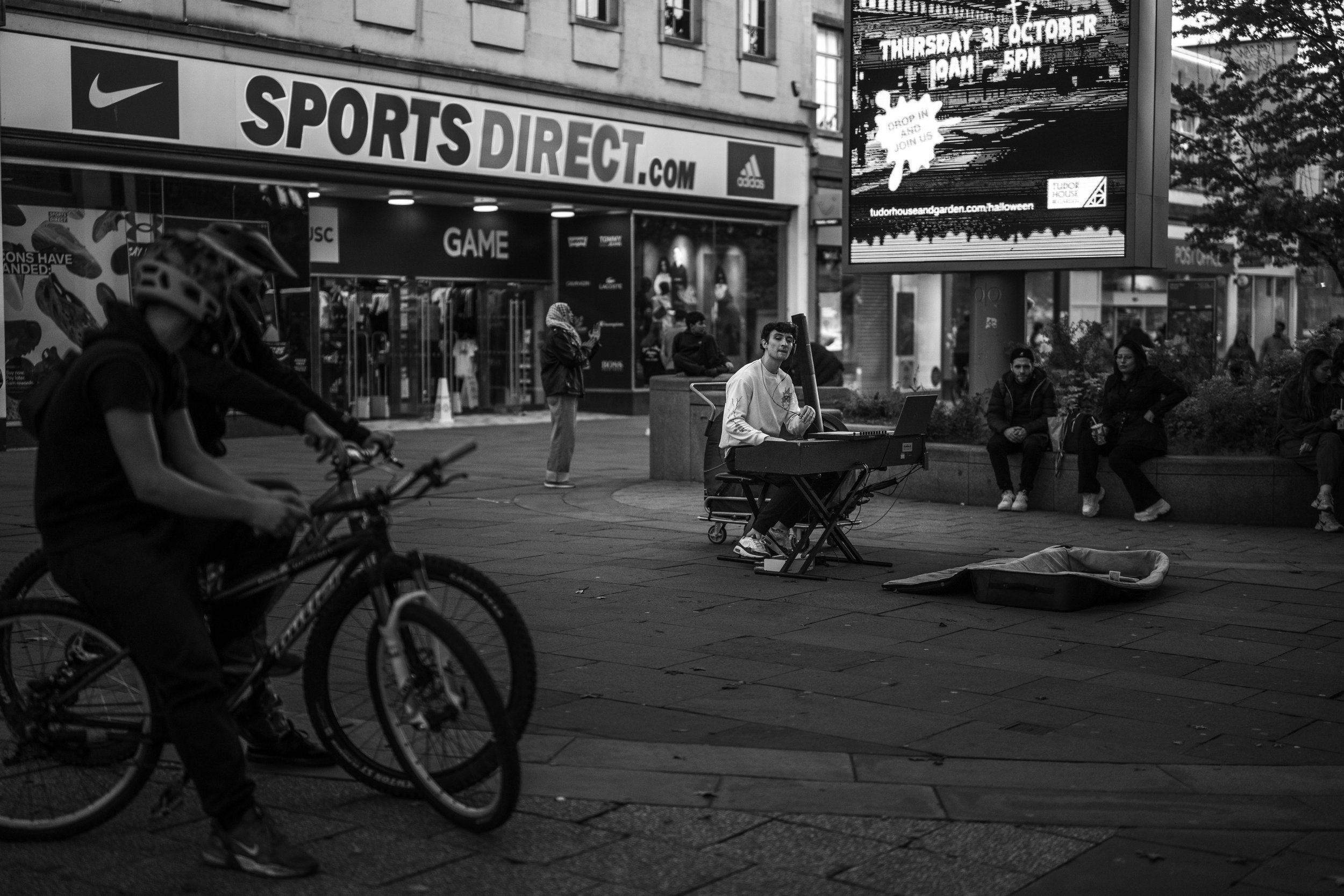 southampton street busker