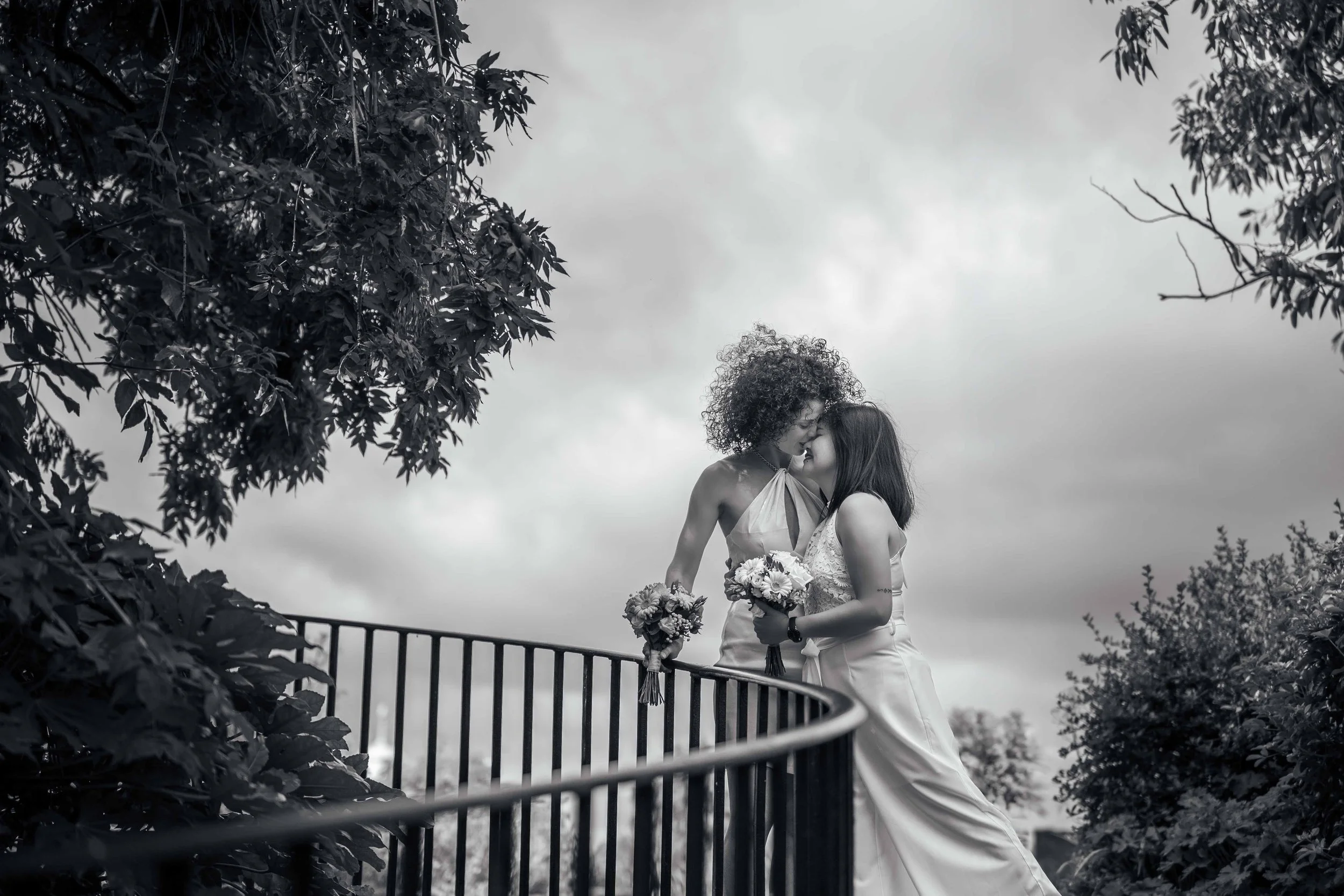 Married couple in Southampton park
