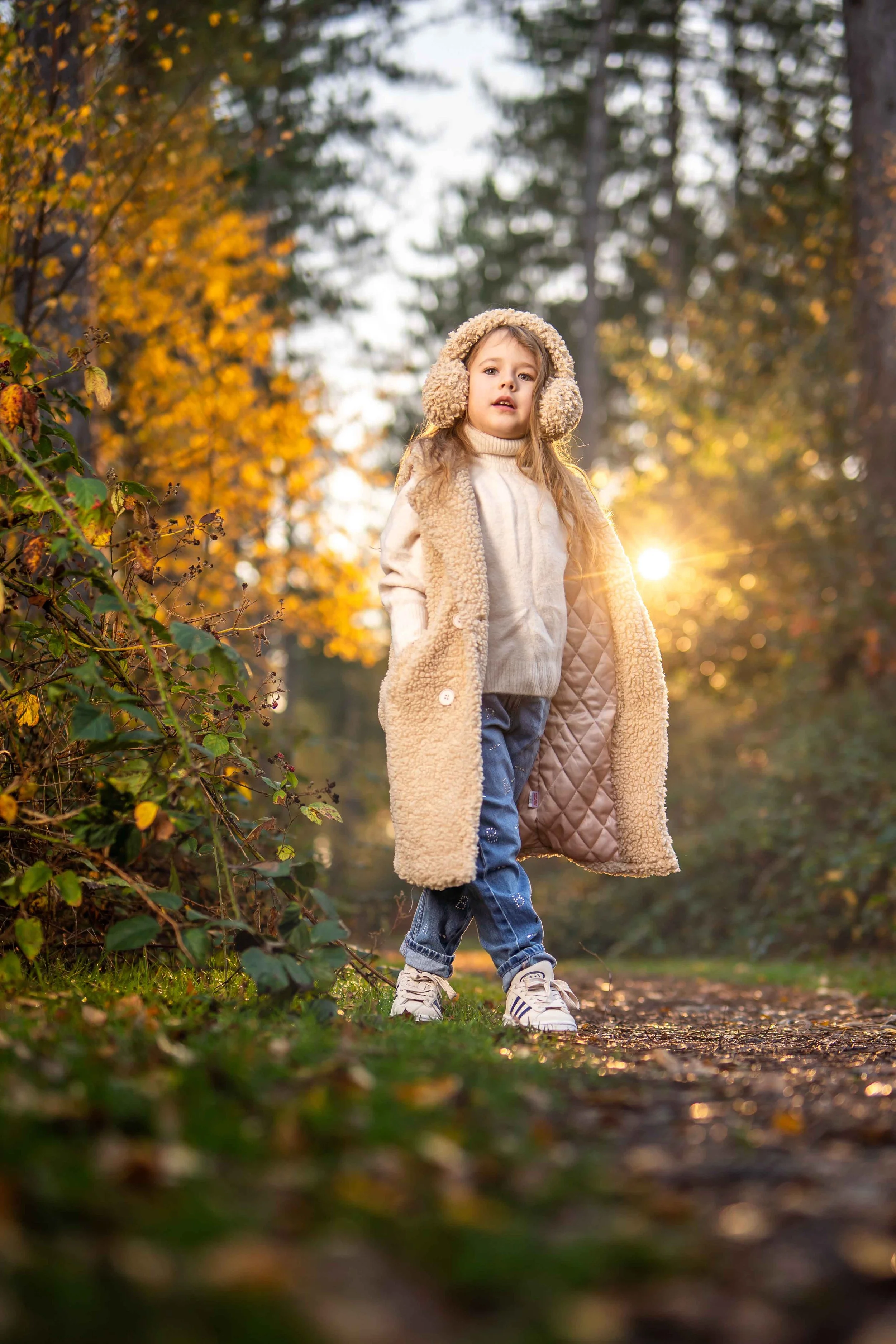 autumn photoshoot for a little girl