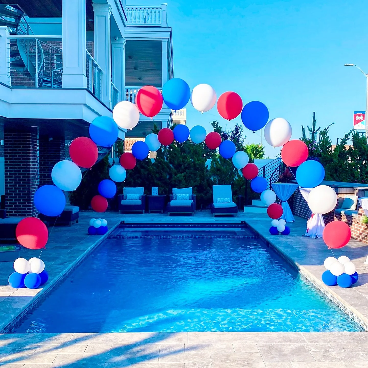 ☀️💦 READY, SET, SPLASH! 🎈🏖️ 

Take your pool party to the next level with our vibrant, floating arches! They&rsquo;re perfect for making a statement, and they won&rsquo;t get in the way of your swim party!

Book yours now &amp; make a splash at yo