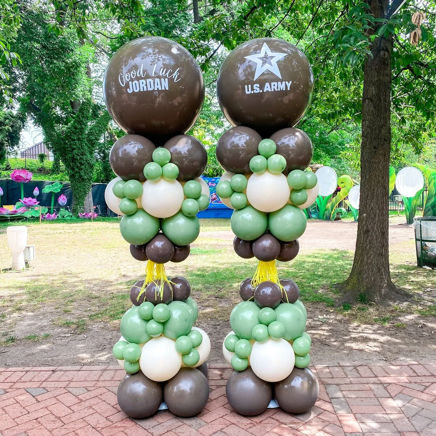 Farewell Send Off in Style! 🇺🇸🎈
Celebrating Jordan with a sky-high send-off! Wishing you success, safety, and strength on your next chapter. 

.
.
.
.
.
.
.
#ballooncolumns #goingawayparty #partydecor #partyinspiration #partyinspo #philadelphiabal