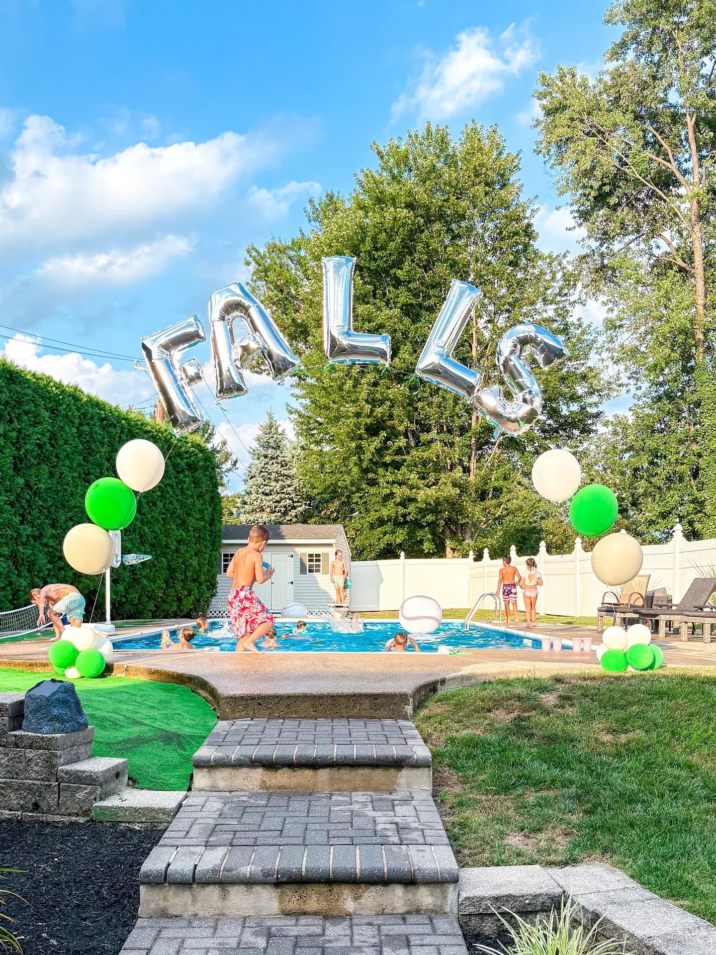 Crazy Towers + Helium Arch = Instant SPLASH 💦🎈

.
.
.
.
.
.
#buckscountyballoons #balloons #philadelphiaballoons #balloondecor #buckscounty #balloonartist #heliumballoons #heliumarch #helium #phillyballoons #newjerseyballoons #buckscountyballoons #
