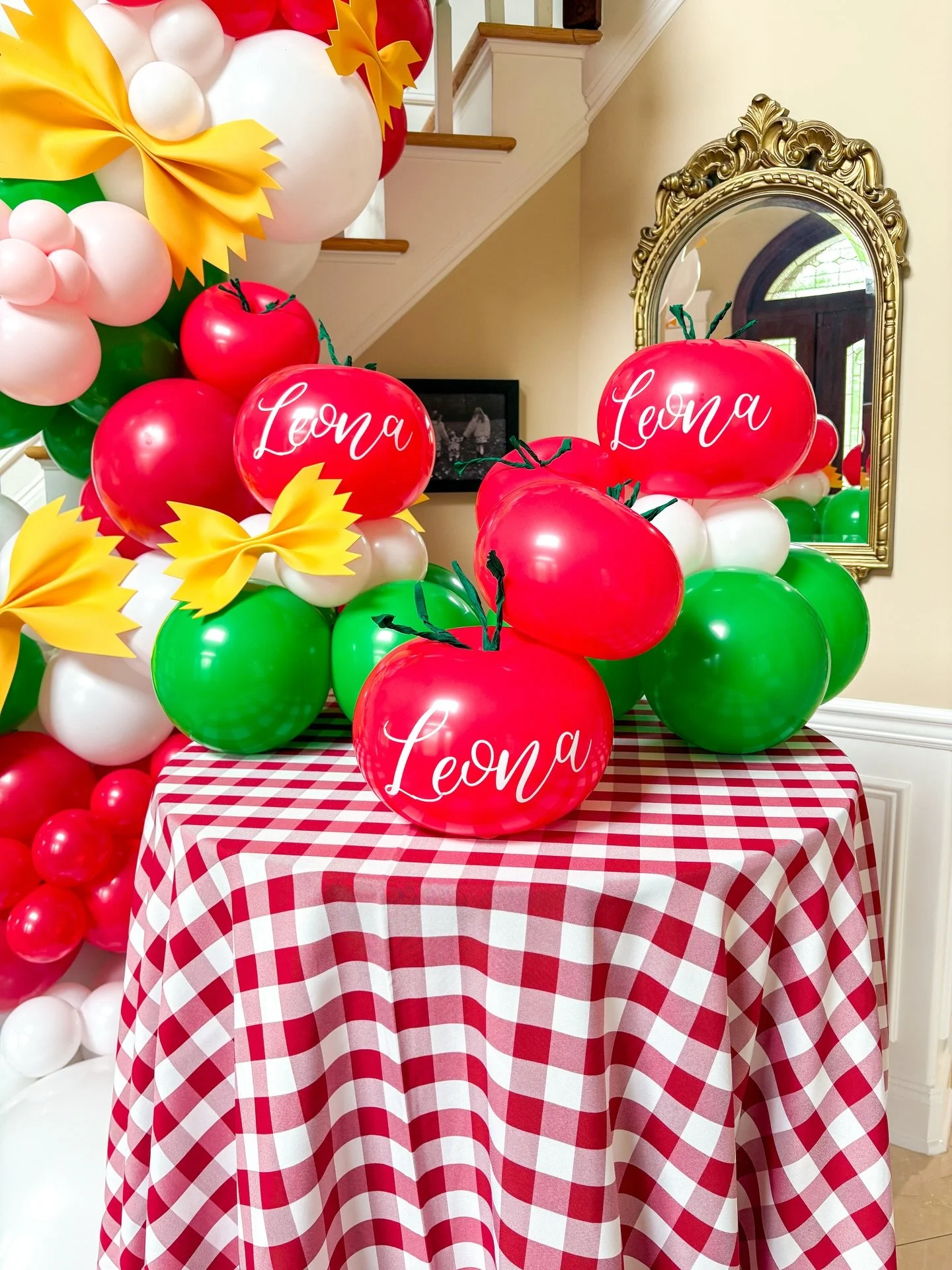 🍅🐭✨ A moment for the balloon tomatoes&hellip; straight out of a little Ratatouille dream.

Stealing the spotlight one glossy little tomato at a time because they understood the assignment.

Honestly, can we appreciate how cute they are? 🍅🎈