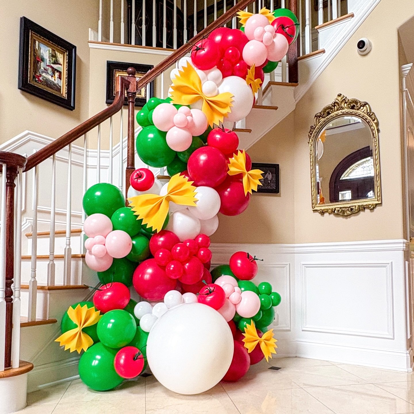 Anyone can cook... and we can make it balloon-worthy. 🍝🍅🎈

Inspired by the magic of Ratatouille, this custom installation featured hand-cut bow tie pasta, ripe tomatoes, and deliciously fun pink details that brought a little poppin&rsquo; balloon 