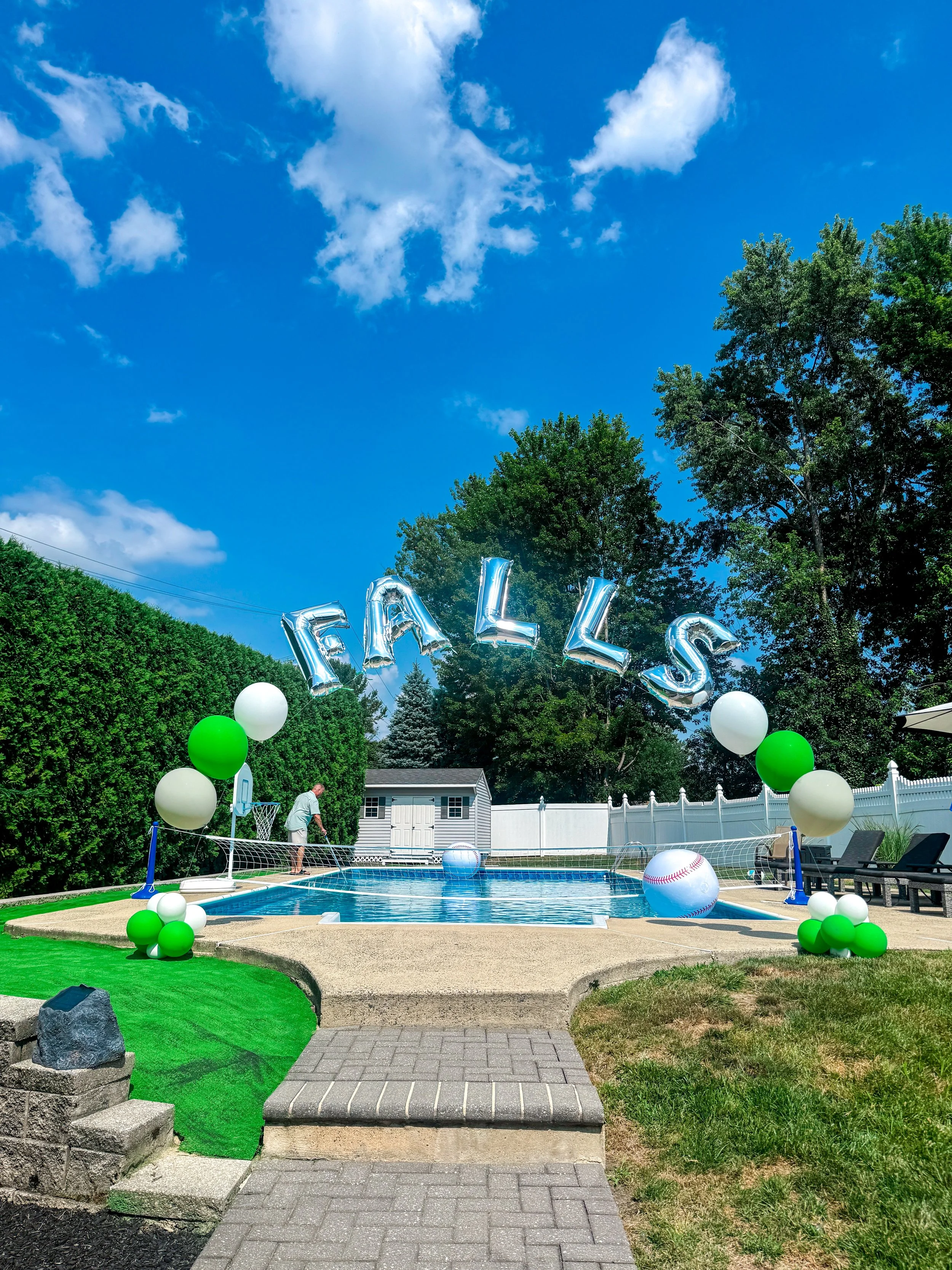 HELIUM ARCH WITH JUMBO MYLAR LETTERS