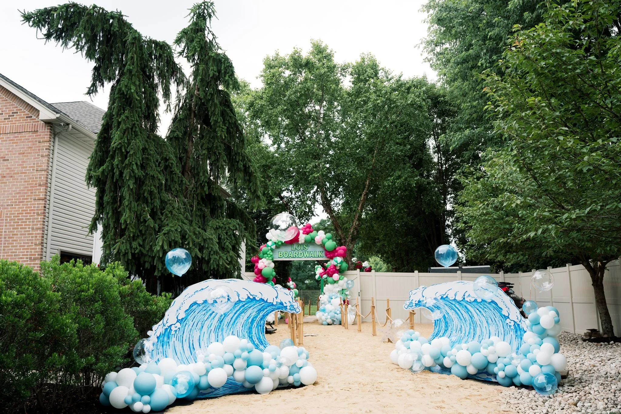 victorias_balloontique_custominstall2.jpg