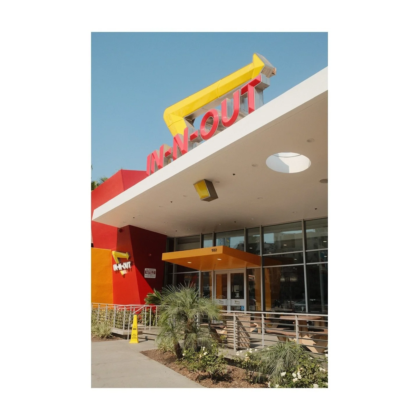 First time trying In-N-Out after hearing so many West Coast folks swear by it.

Not bad for the price, but I think I have to give it to Shake Shack on this one.

Still enjoyed it tho!

#fujifilm #fujifilmx100vi #fujiframez #sooc