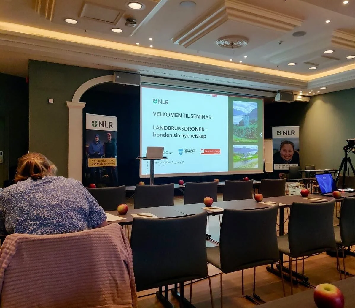 Njøs Frukt og bærsenter teamet deltar på fagseminar - Droner i landbruket organisert av Norsk Landbruksrådgiving.🌱
#njosfruktogbearsenter #norsklandbruksrådgiving #matsikkerhet