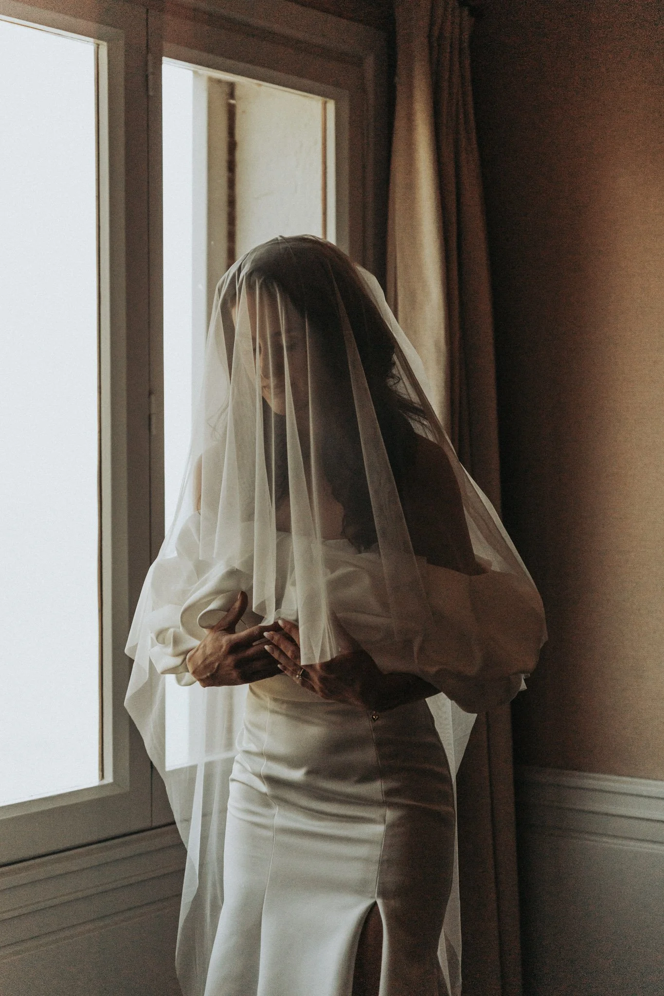 artistic-bride-with-veil-portrait-tamarit-castle-barcelona-destination-wedding-photographer.jpg
