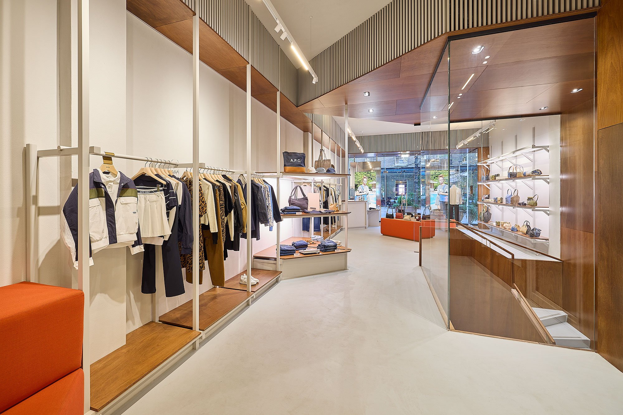 APC-Duke-Sq-05-screens-HR.jpg