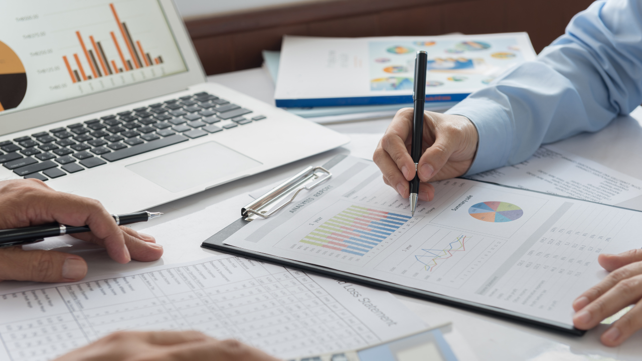 Why Small Businesses Love Outsourced Accounting Services