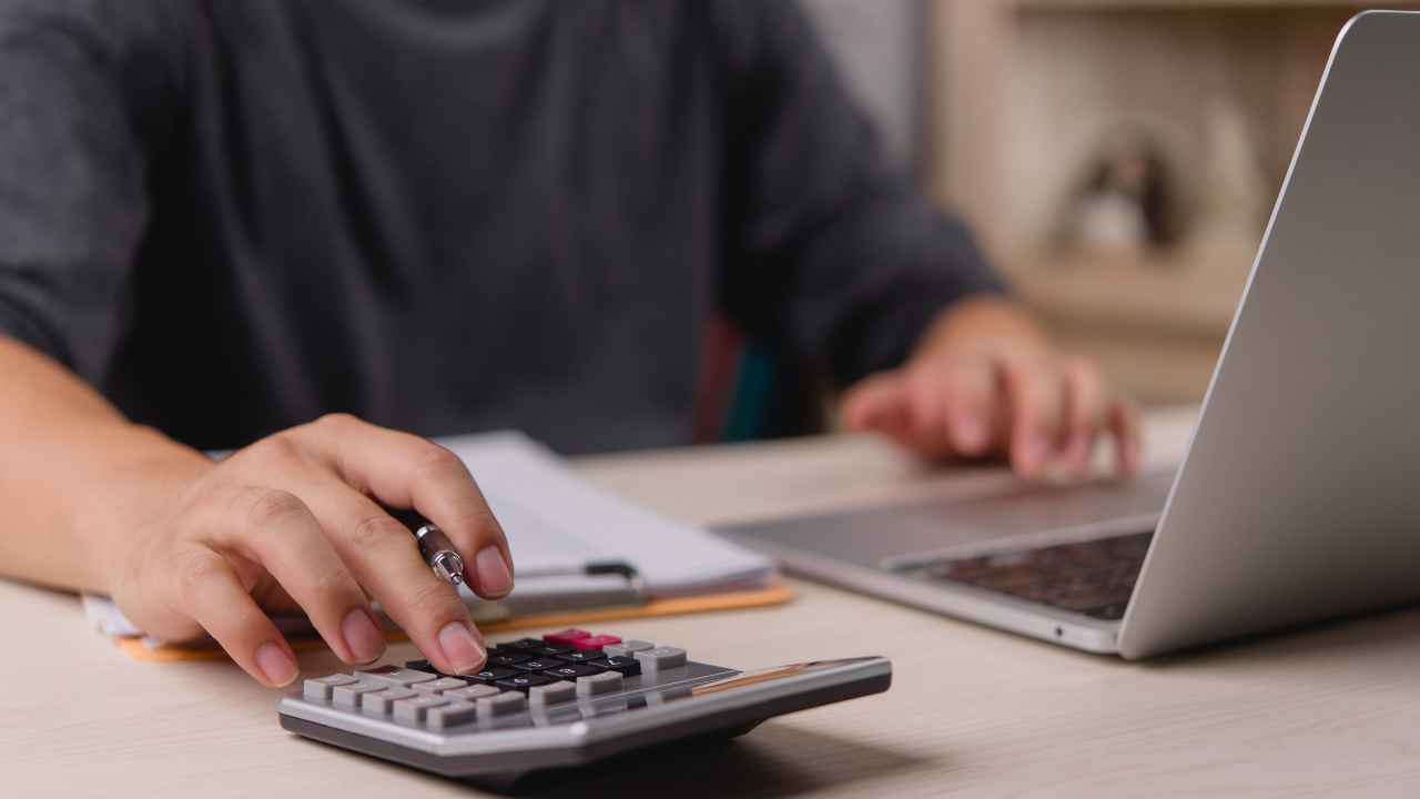 Simplify Your Finances with Small Business Payroll Services
