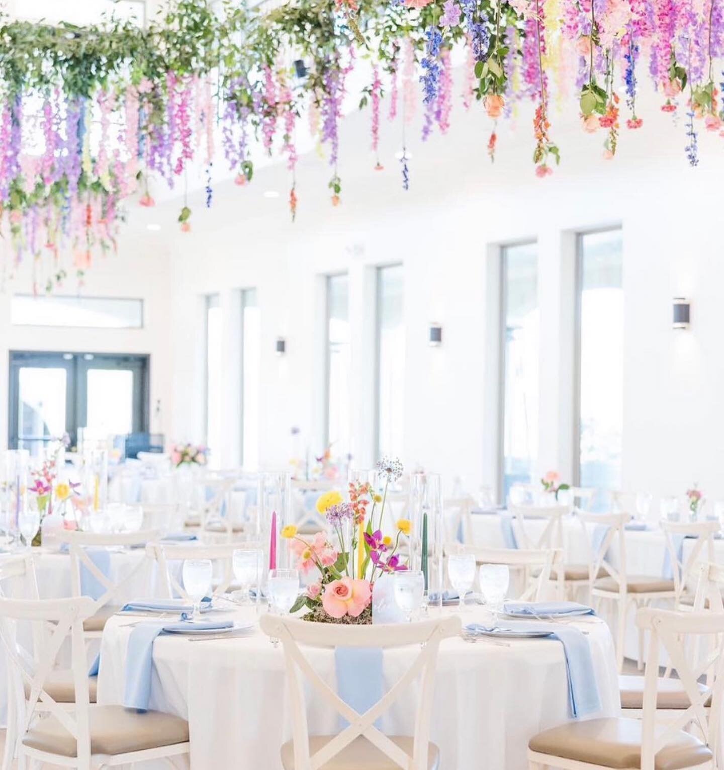 Bright, beautiful, and whimsical spring reception shot by the lovely @kimberlyharrellphotos! 

Florals are done by the impeccable @petals_couture 

Pretty blue napkins were rented through: @amlinenrental 

Other awesome participating vendors not show