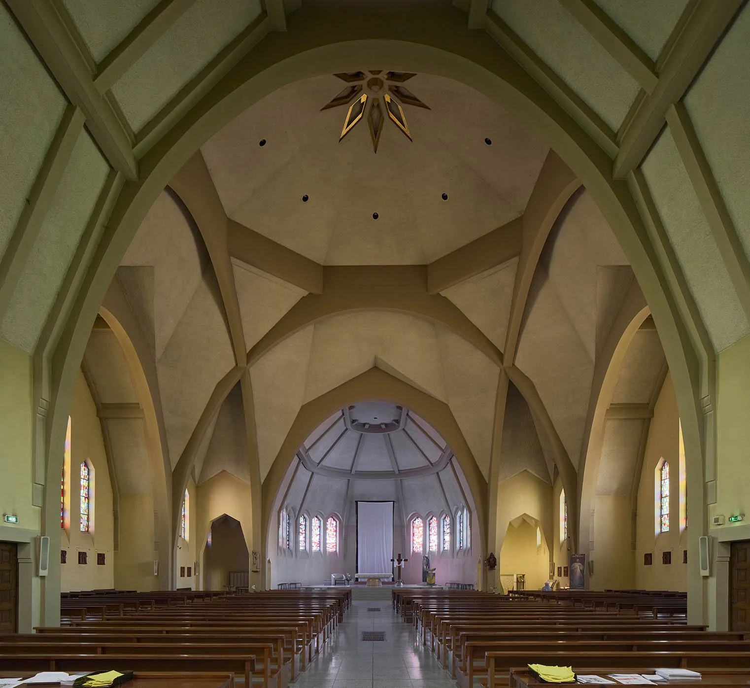 EGLISE ST JOSEPH À ANNEMASSE - ARCHITECTES : DOM BELLOT (1876-1944) & FRANÇOIS BÉRENGER (1901-1978)