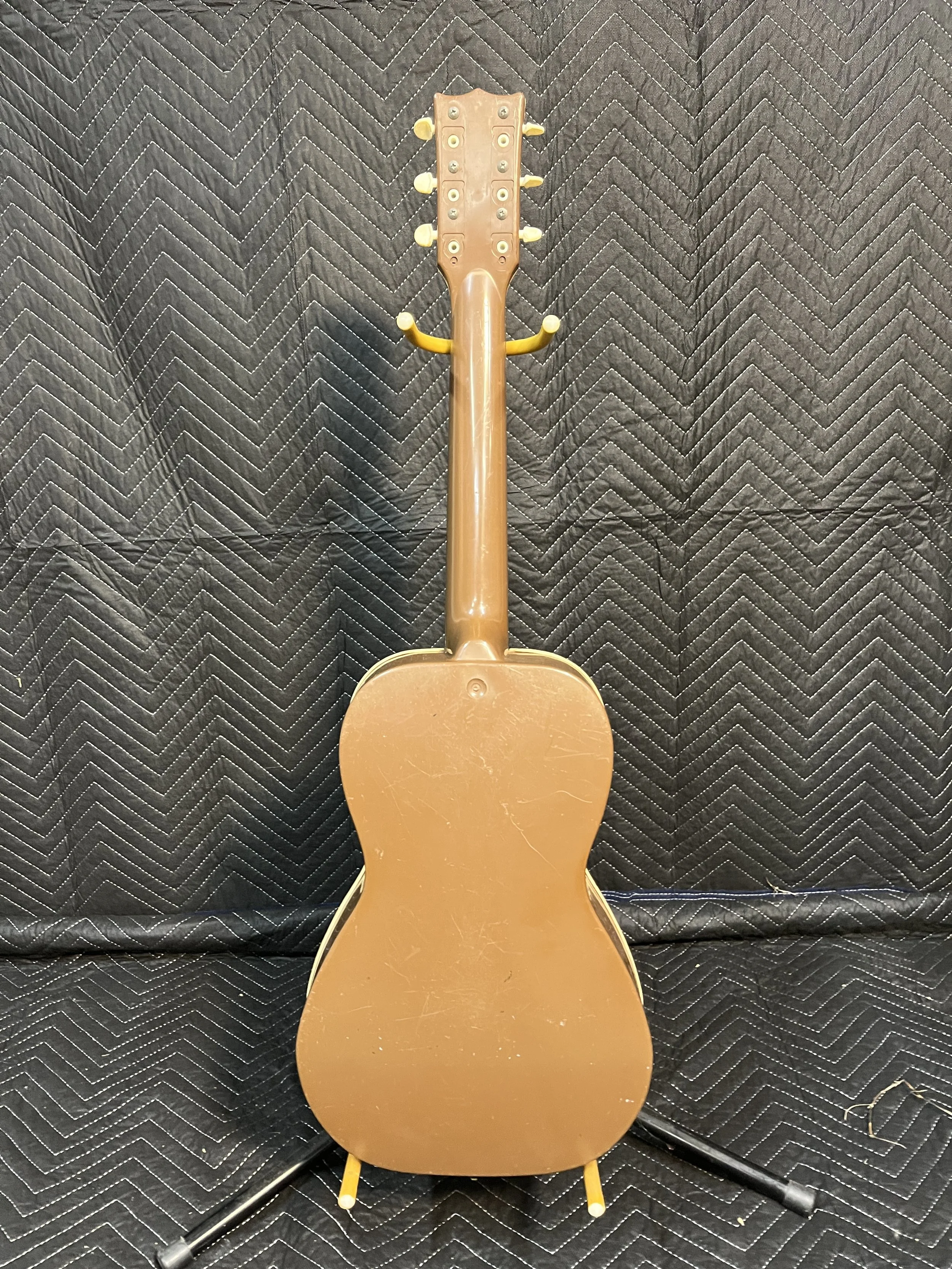 Emenee-Gene-Autry-Plastic-Guitar3.jpg