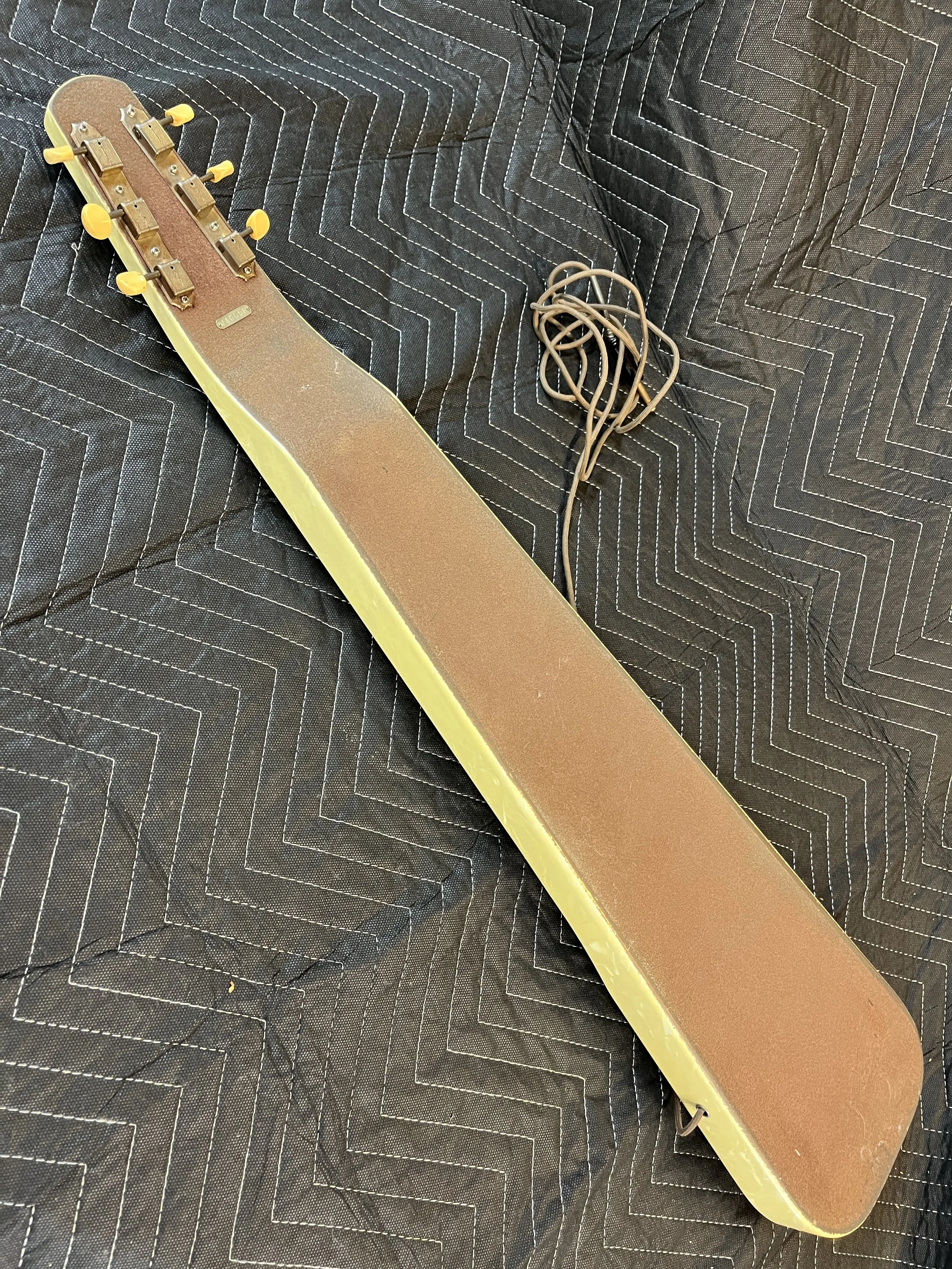 Supro-Comet-Lapsteel-1950s-Rowe-Stringtone-Perloid19.jpg