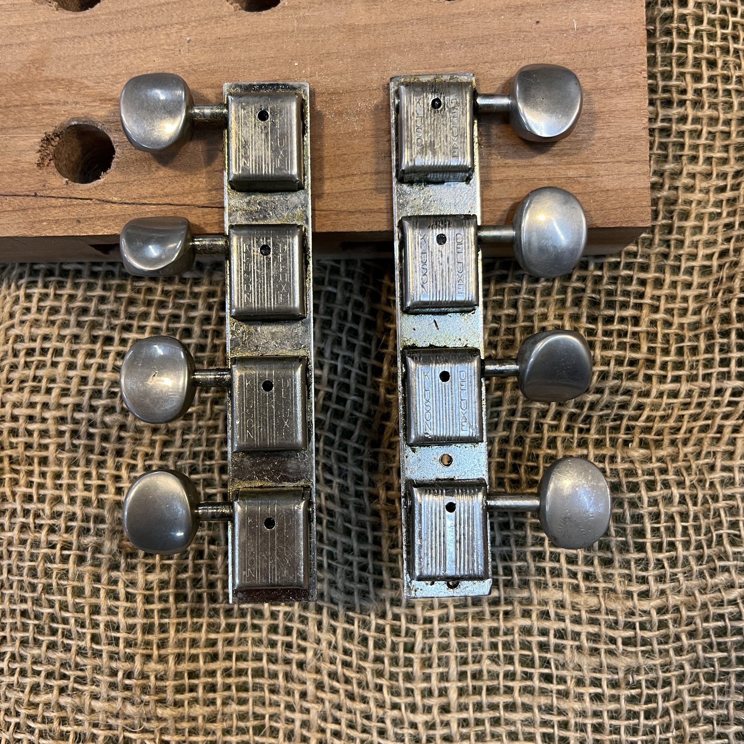 Kluson-Tuners-for-console-steel-8string1.jpg