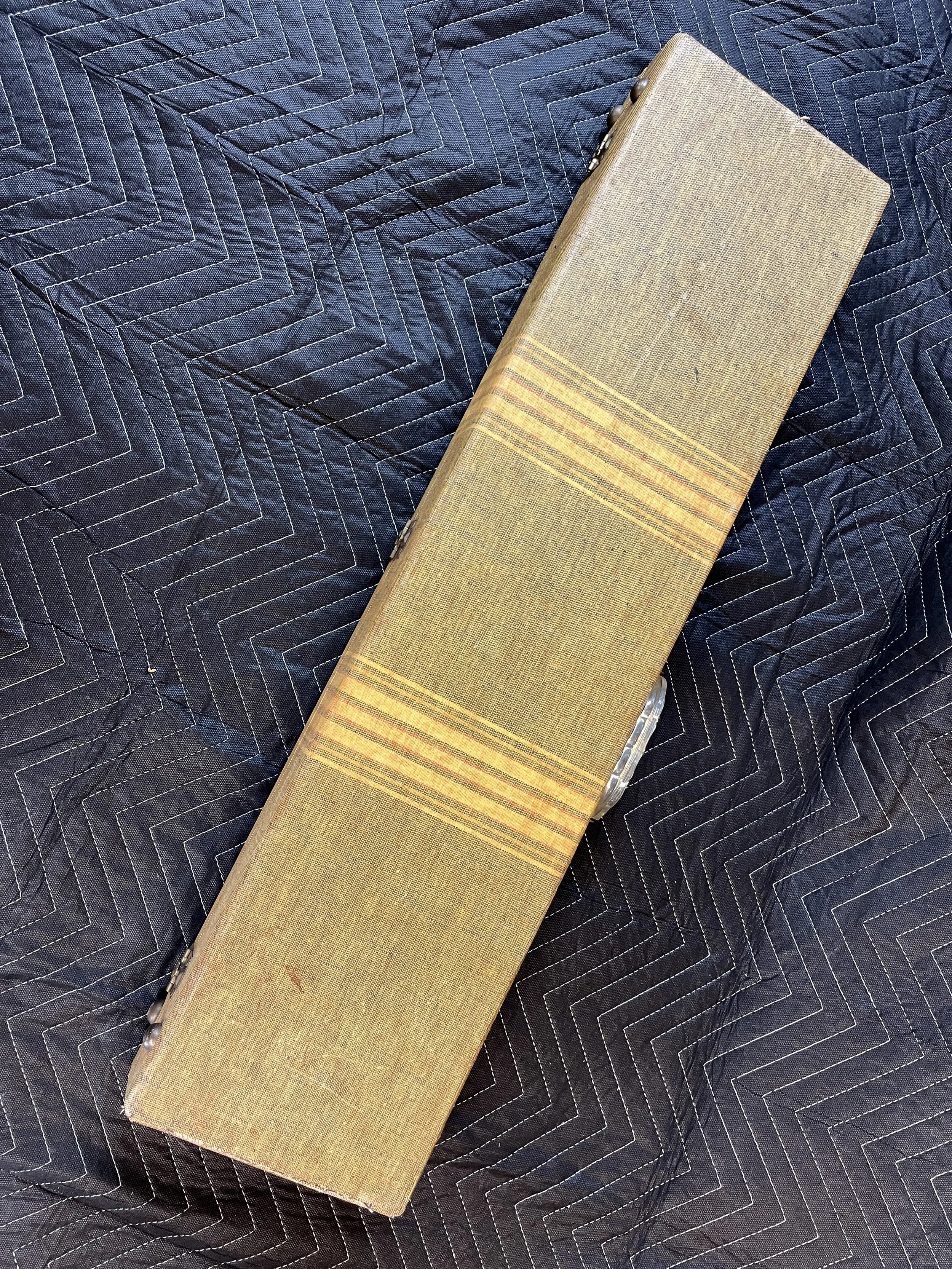 Supro-Comet-Lapsteel-1950s-Rowe-Stringtone-Perloid3.jpg