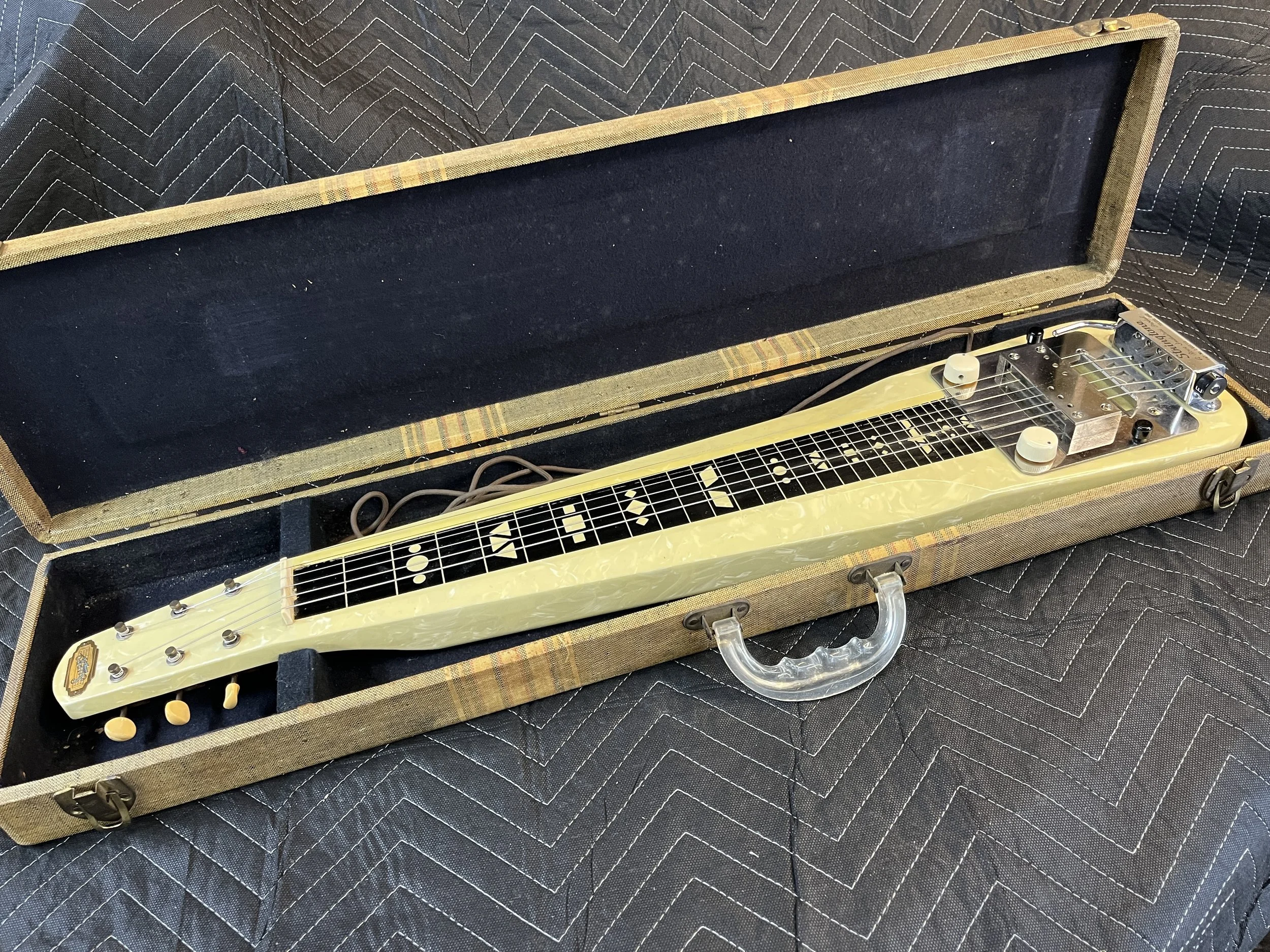 Supro-Comet-Lapsteel-1950s-Rowe-Stringtone-Perloid7.jpg