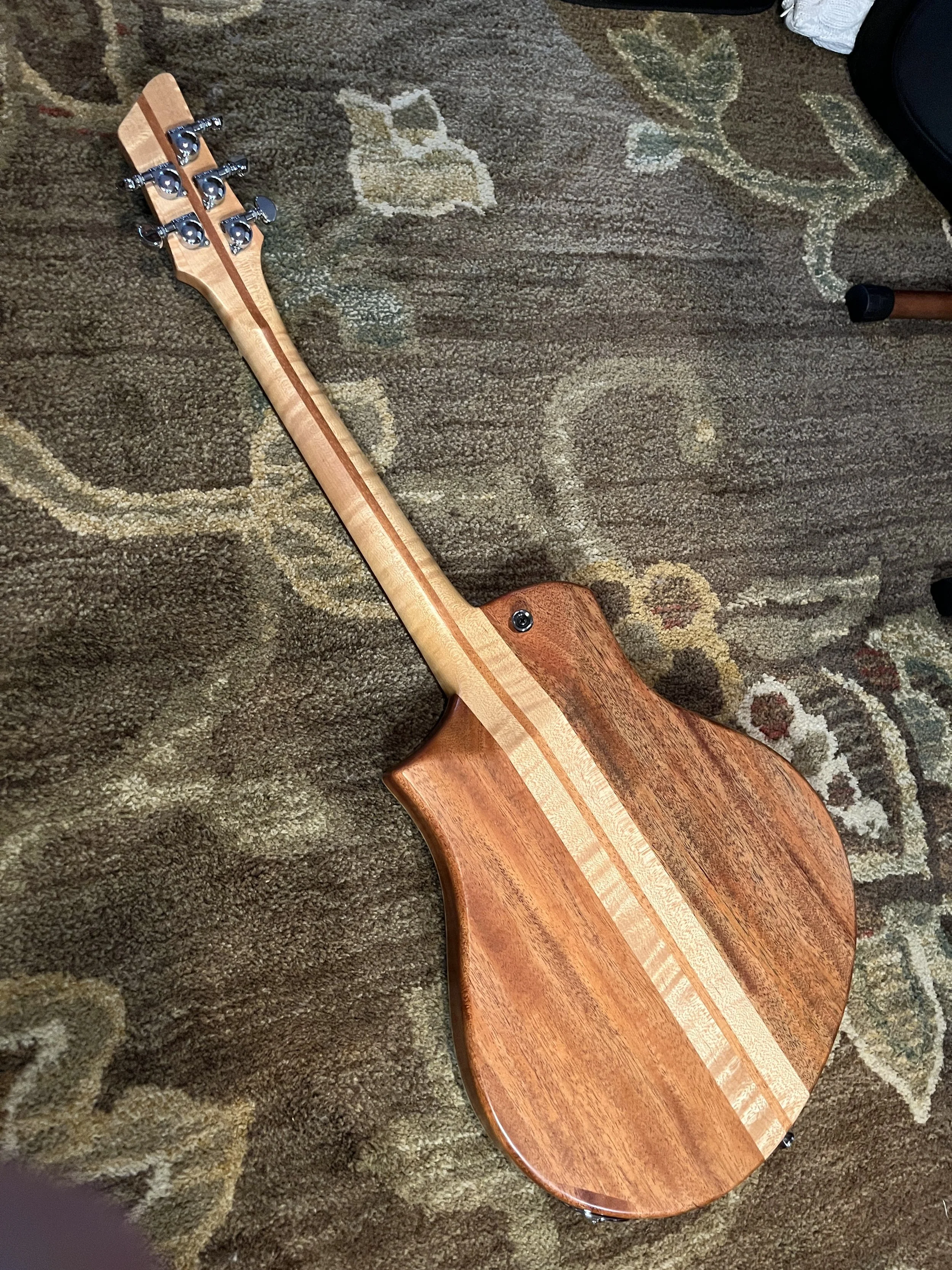 Mann Raven-Mandolin/Mandola rear view of thru-neck.