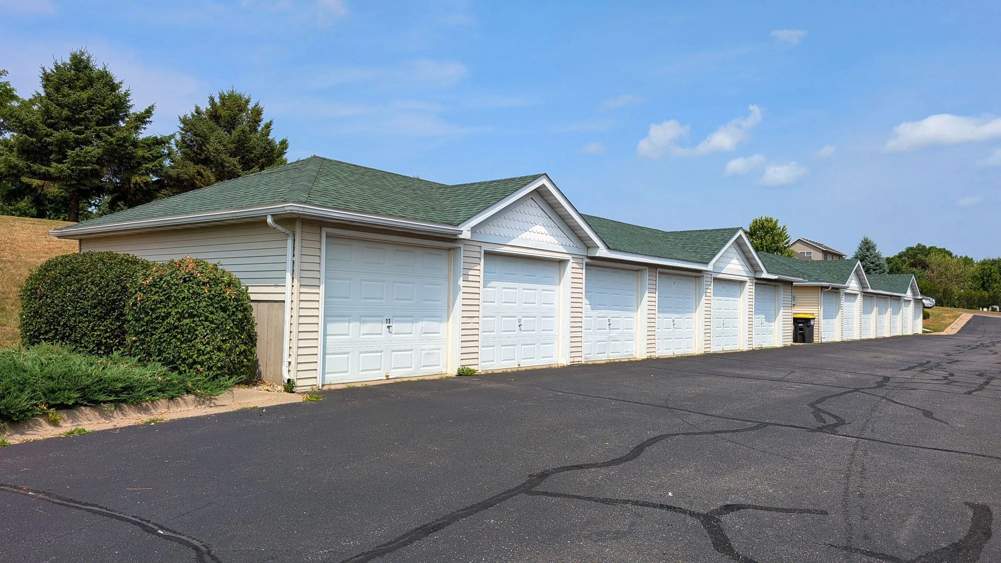 garages.jpg