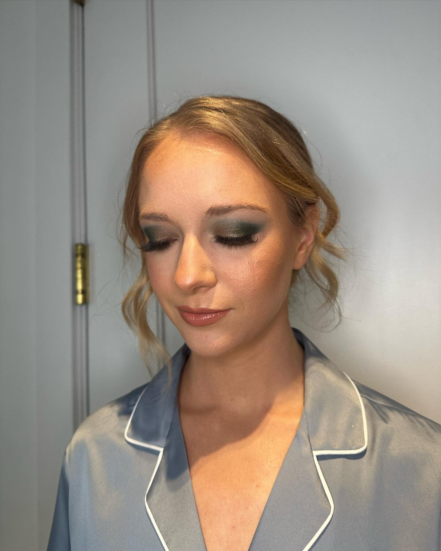 Copper and Forest Green for this bridesmaid!
.
.
.
.
.
#makeup #makeupartist #weddingmakeup #weddingvendor #beauty #floridamua #glam #bridalmakeup #bridetok #georgiamua #travelmua #esteelauder #mac #patmcgrathlabs #toofaced #airbrush #mua #jacksonvil