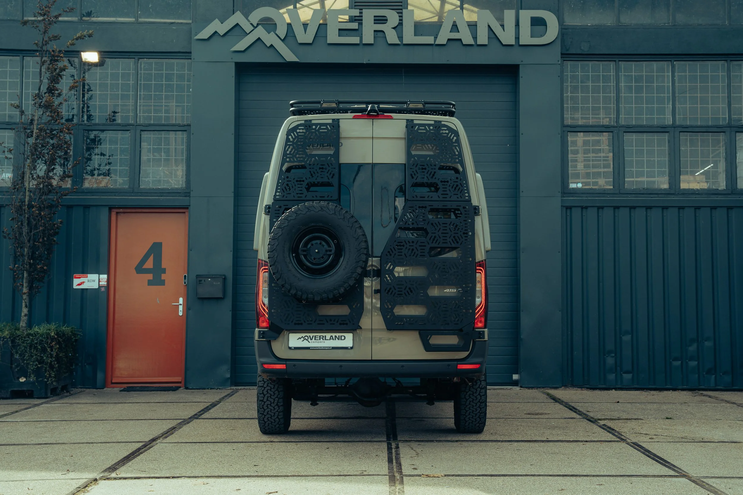 Overland Campers Sprinter (24Q433)-5.jpg