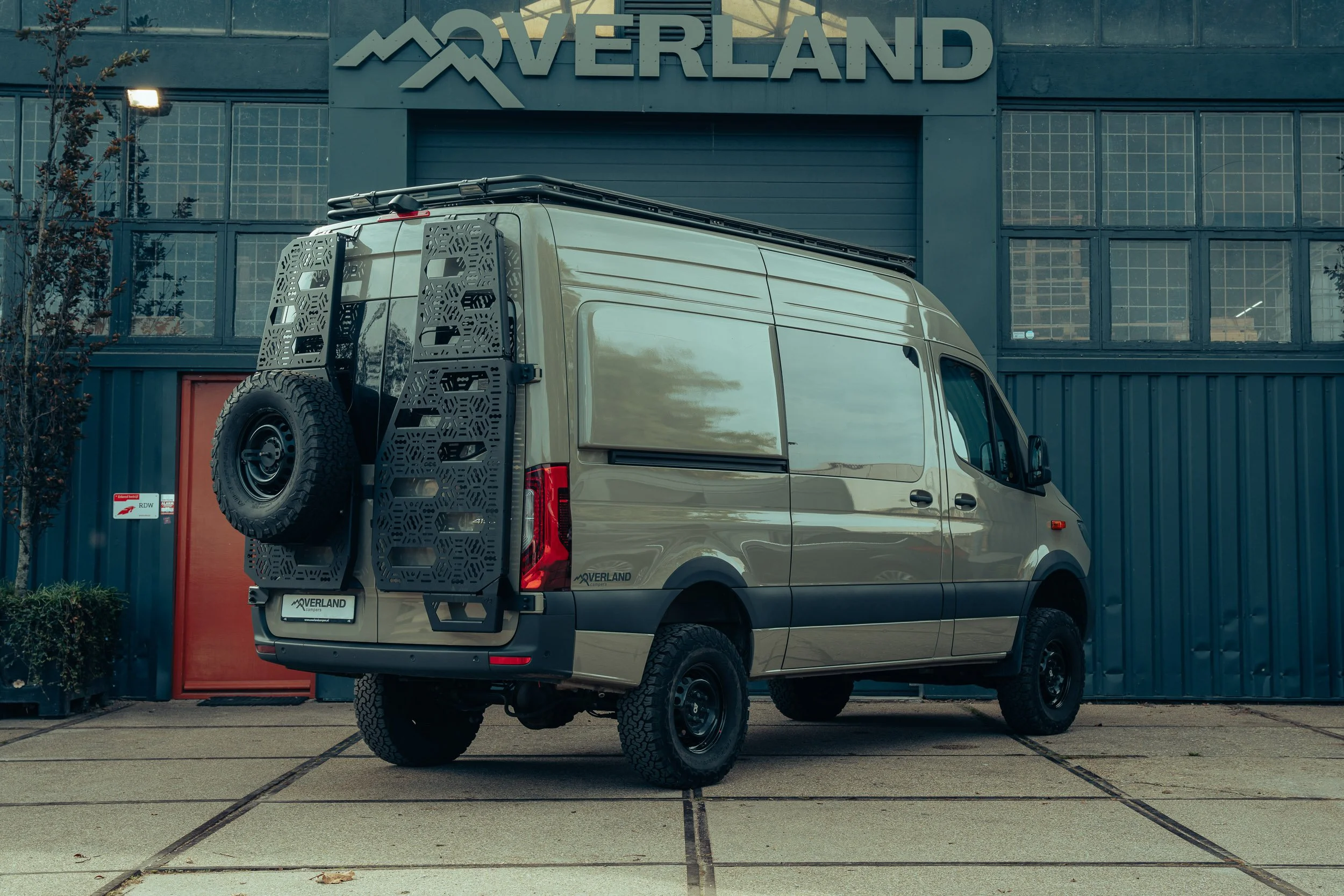 Overland Campers Sprinter (24Q433)-4.jpg